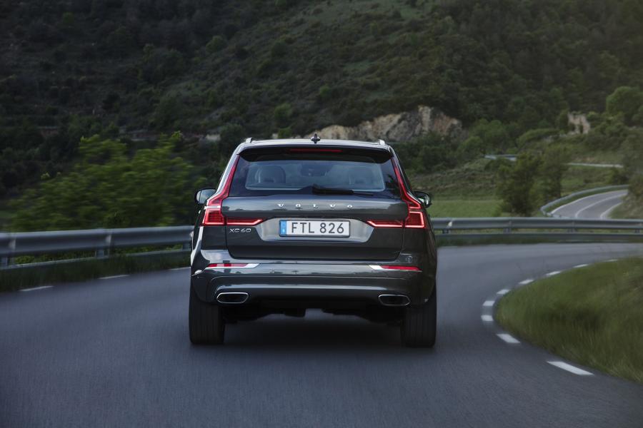  Volvo XC60 D5 Inscription 2017 года  (WW) (фото 4 из 42)